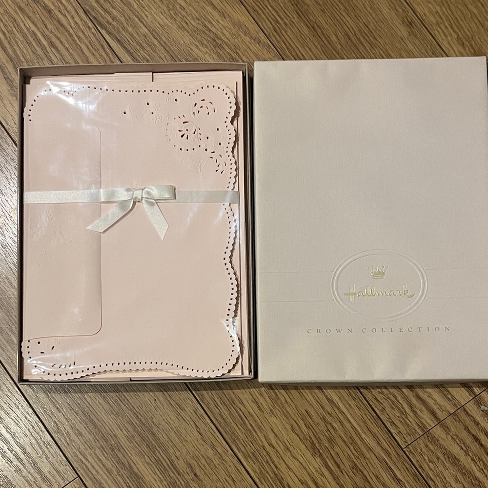 NIB vintage hallmark Stationery